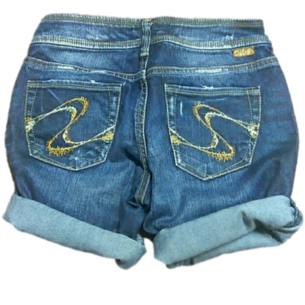 Silver JEANS Distressed Julia 27 Cutoff Sh…